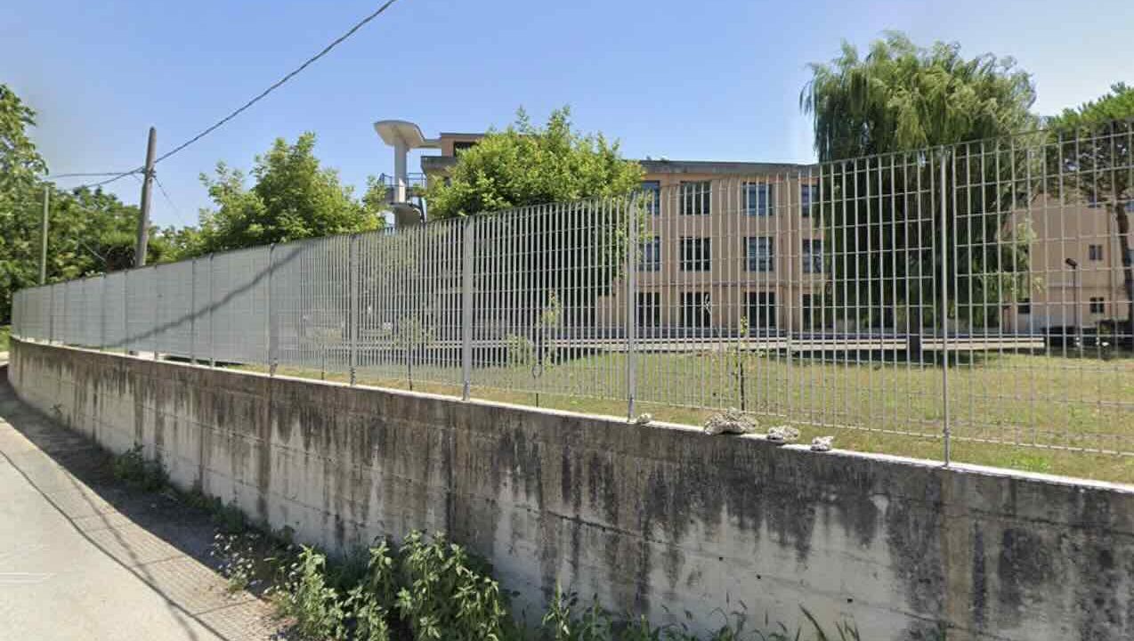 Controllo della Polizia a Ponticelli: fermato giovane spacciatore con hashish e materiale per il confezionamento
