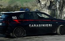 Arresto in autorimessa a Napoli: 1,7 kg di marijuana e un giallo sui depositi illeciti