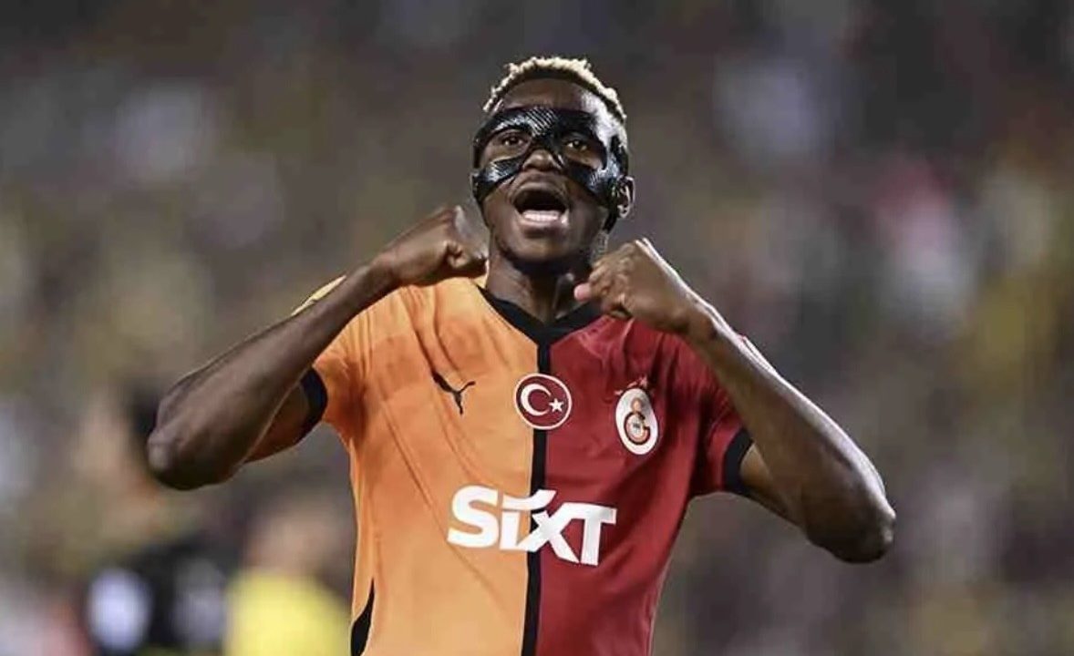 Osimhen nel mirino dell’Arsenal: trattative col Galatasaray per potenziare l’attacco estivo