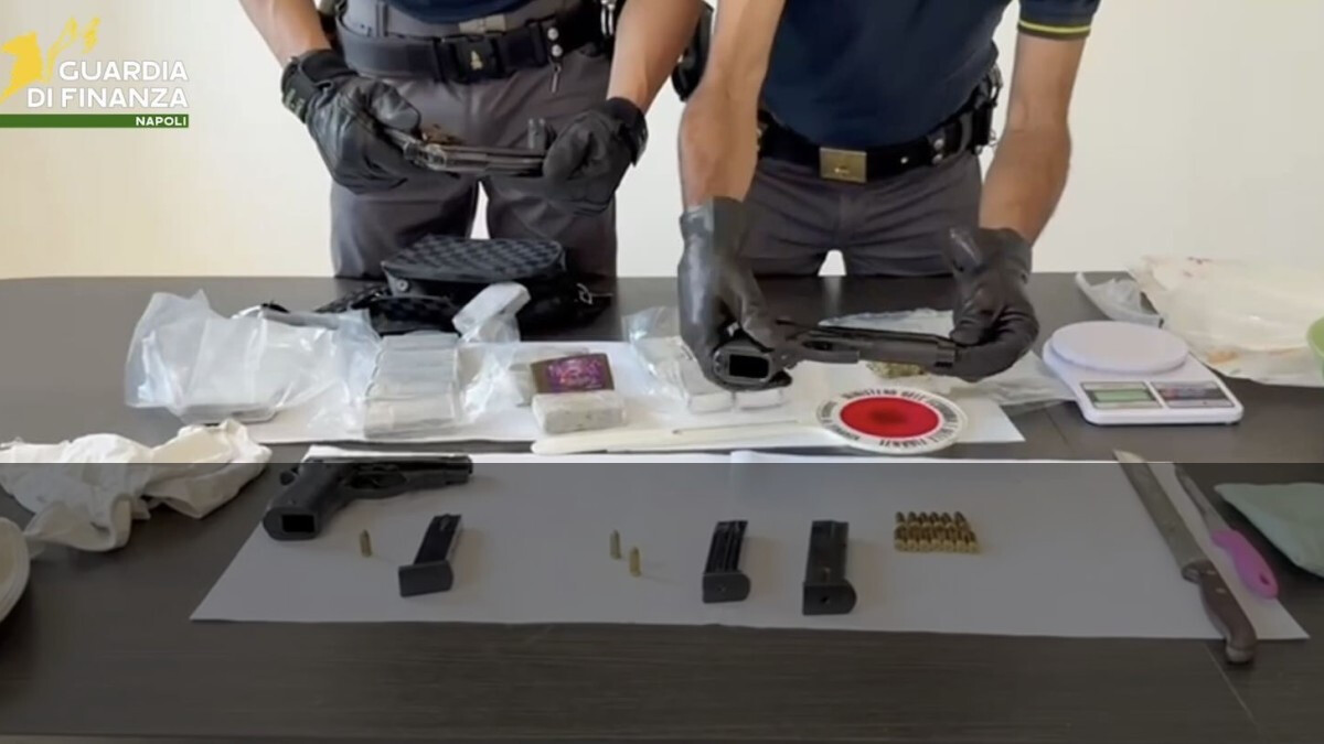 Arsenale dietro la frutta: l’ombra dei clan di Secondigliano sulla rete commerciale di Casavatore