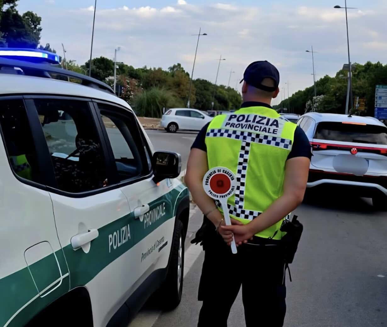 Furto di energia da un alloggio scolastico: scoperte occupazioni abusive ad Aversa, denunciate due persone