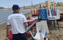 Controlli serrati sulle spiagge di Napoli: otto denunce e blitz per ripristinare l’accesso pubblico al demanio marittimo