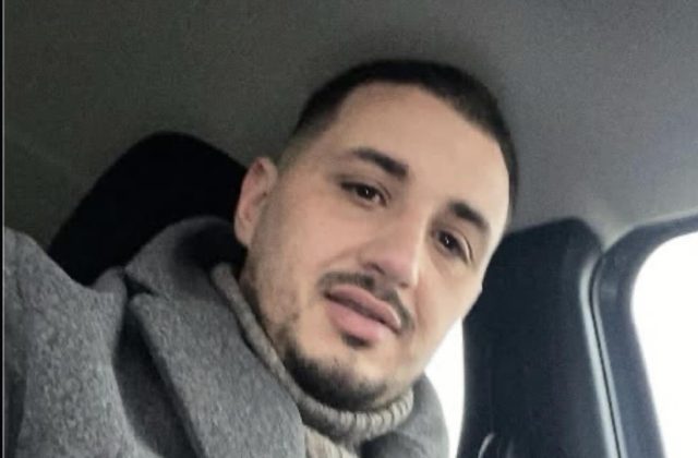 Tragedia a Capri, morto il macellaio Giuseppe Riccardi: un incidente col taxi spezza la vita di un giovane benvoluto dalla comunità.