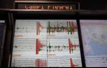 Campi Flegrei, scossa sismica in aumento: oltre 2.170 sfollati nel caos della crisi bradisismica. Il Governo sotto pressione per lo Stato di emergenza.