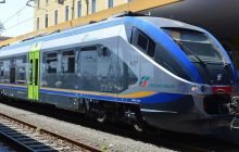 Treni in tilt sulla Napoli-Roma: protesta a Latina paralizza convogli e pendolari in attesa