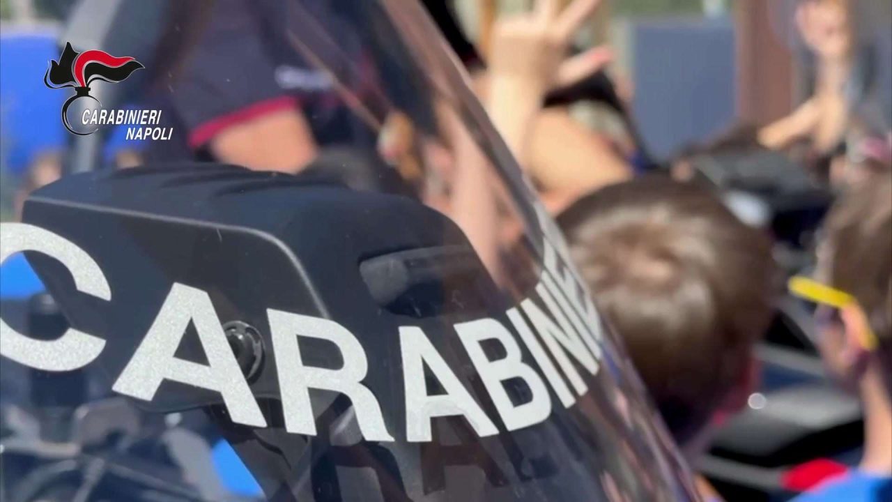 Sorrento, turisti in pericolo: molestata e derubata un’australiana, arrestato un uomo di 37 anni