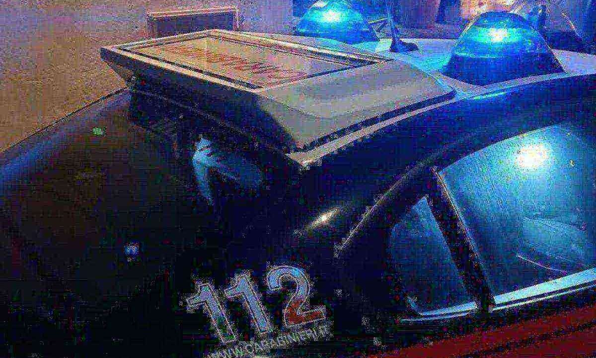 Controllo della polizia a Casoria: tre giovani denunciati dopo una pericolosa fuga contromano