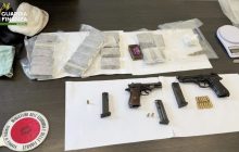 Droga e armi nel garage di un fruttivendolo a Casavatore: scatta l’operazione della Guardia di Finanza