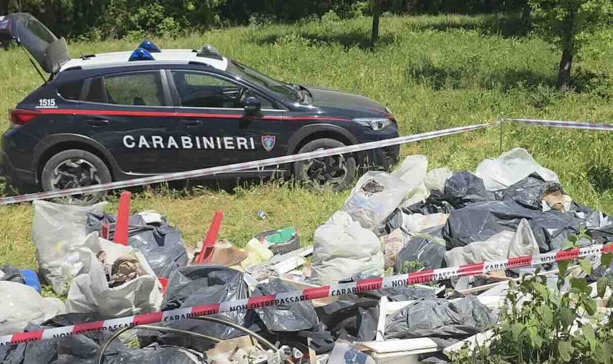 Casertavecchia, rifiuti pericolosi nel mirino: scattato il sequestro di un furgone e quattro denunce
