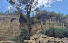 Castel Sant’Elmo chiuso: il muro cade e il conto della manutenzione resta aperto
