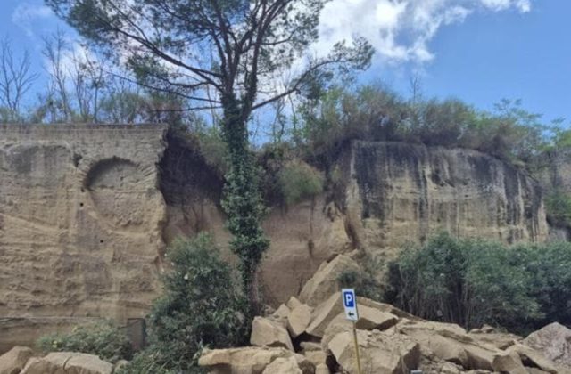 Castel Sant’Elmo chiuso: il muro cade e il conto della manutenzione resta aperto