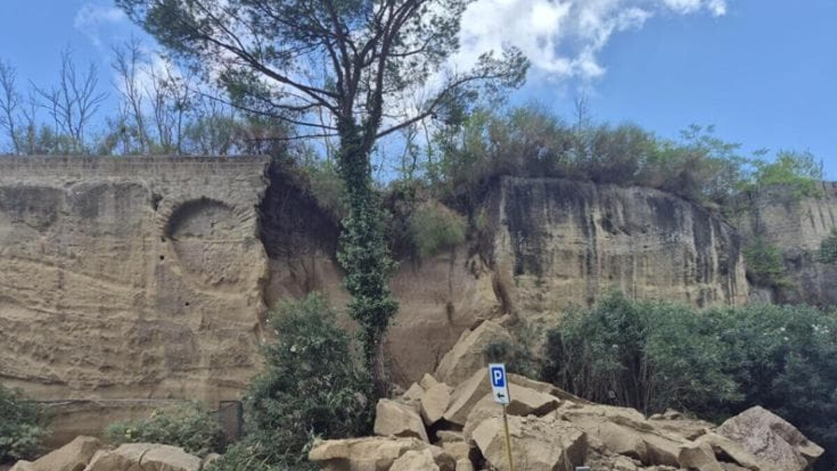 Castel Sant’Elmo chiuso: il muro cade e il conto della manutenzione resta aperto