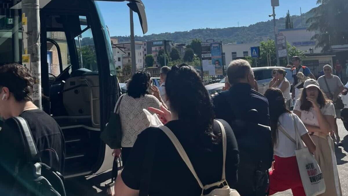 Circumvesuviana, diritti in ritardo: oltre dieci anni che negano la mobilità a Napoli