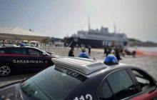 Ischia: fermato corteggiatore di «Uomini e Donne», truffa con documenti falsi per sconti traghetti