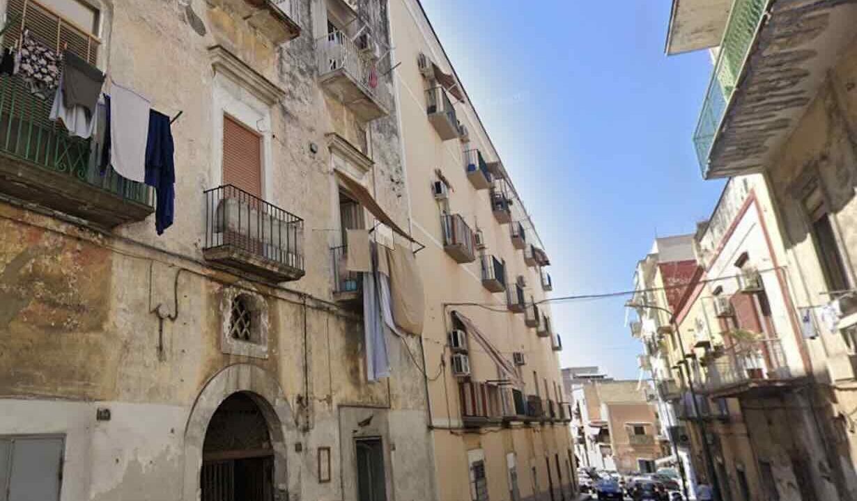 Incidente mortale a Torre del Greco: uomo travolto dalla propria auto mentre rientra a casax