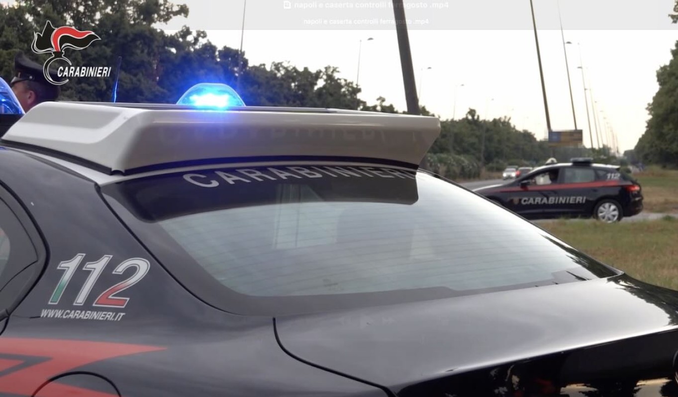 Marcianise, intervento dei Carabinieri salva una madre da estorsione: arrestato il figlio con un coltello