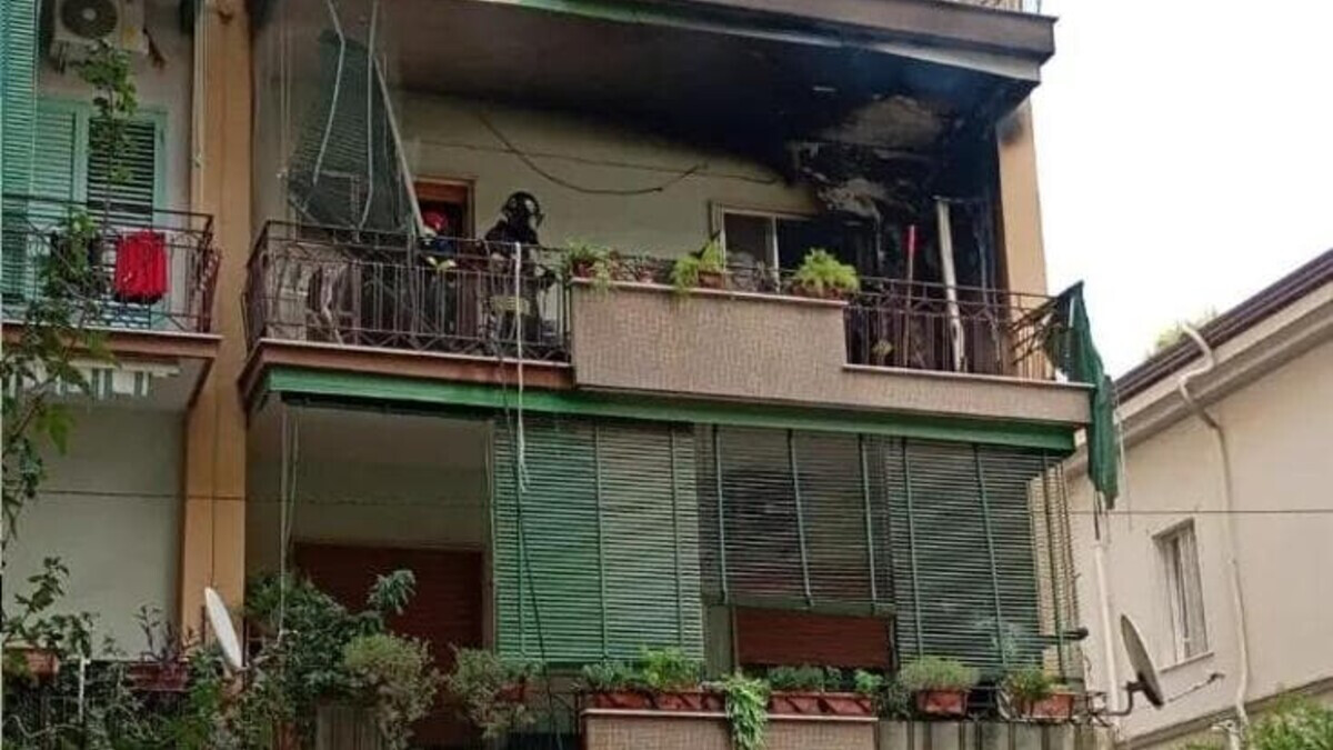 Gragnano, esplosione in centro: donna di 75 anni trovata carbonizzata sul balcone accanto a una bombola