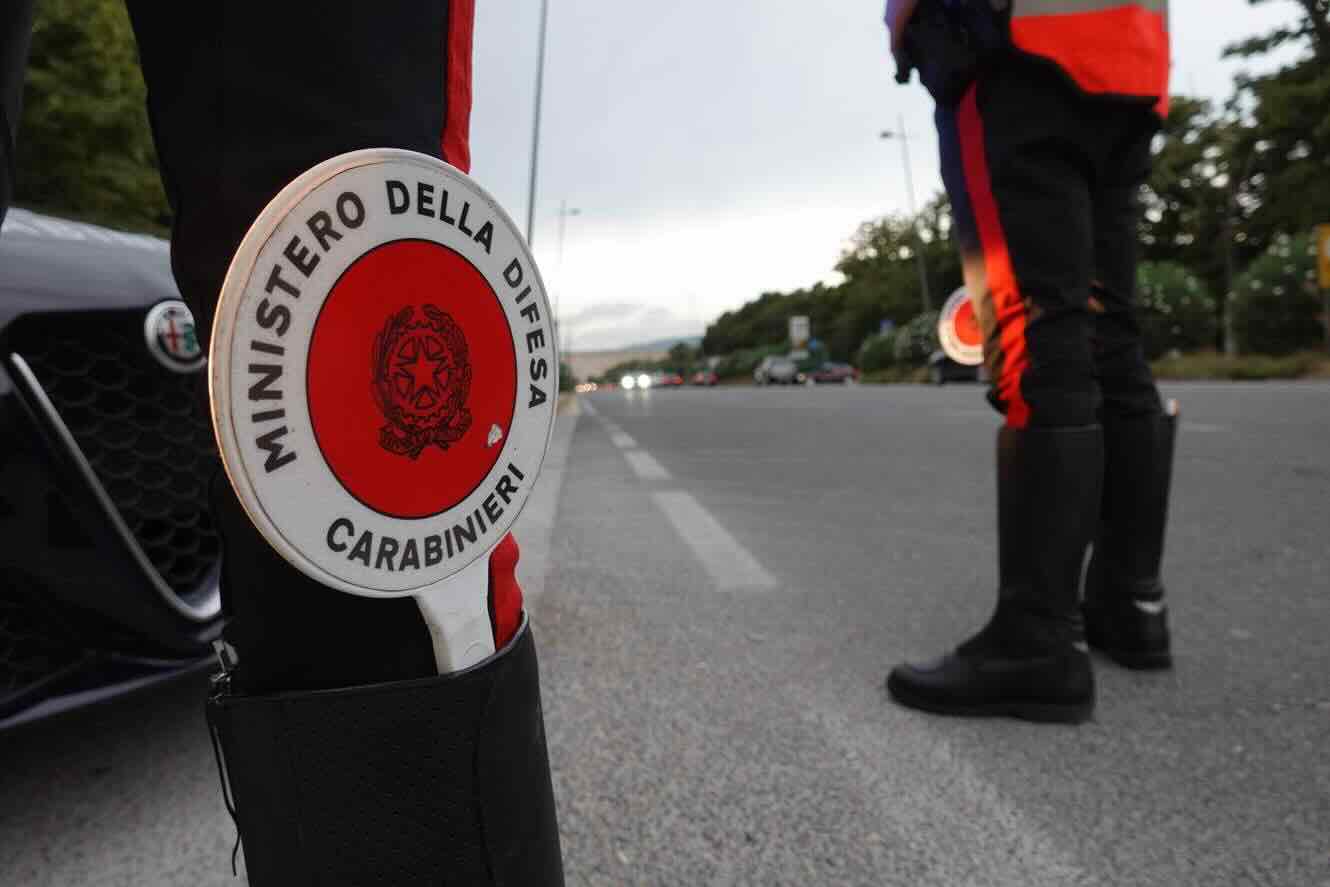 Pozzuoli, inseguimento ad alta velocità: fermati due spacciatori in fuga