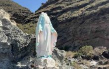 Vandali si accanisco sulla Madonnina della Pelara: la comunità di Forio risponde con la voglia di resistere e restaurare il simbolo locale
