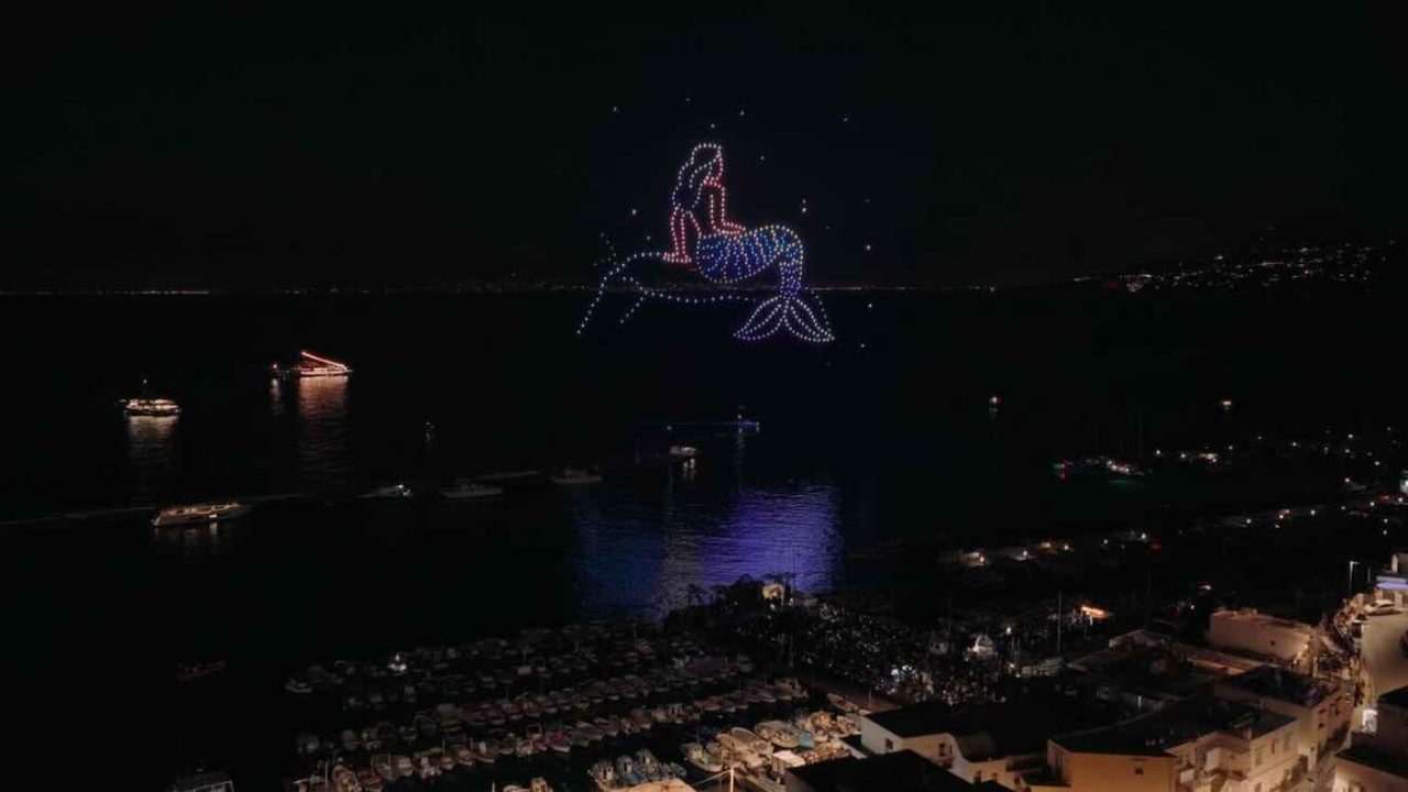 Capri sotto le stelle: 500 droni raccontano l’incanto dell’isola nella notte di San Lorenzo