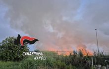 Licola, incendio devastante all’ex base Nato: un uomo in manette per le fiamme che hanno seminato paura