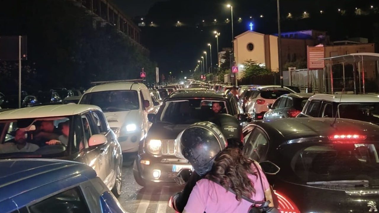 Maxi operazione notturna a Bagnoli: arrestato 38enne per spaccio, controllate oltre 80 persone e 30 veicoli