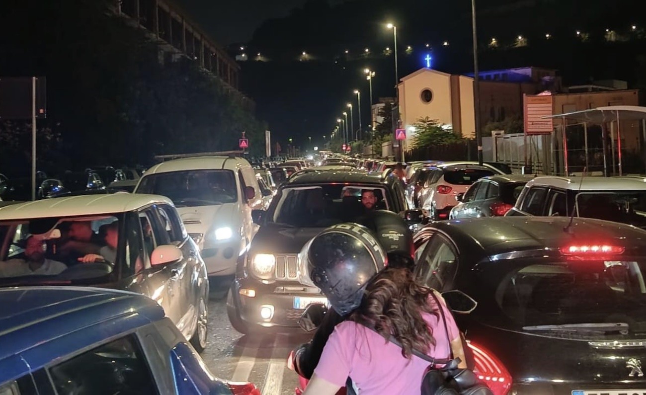 Maxi operazione notturna a Bagnoli: arrestato 38enne per spaccio, controllate oltre 80 persone e 30 veicoli