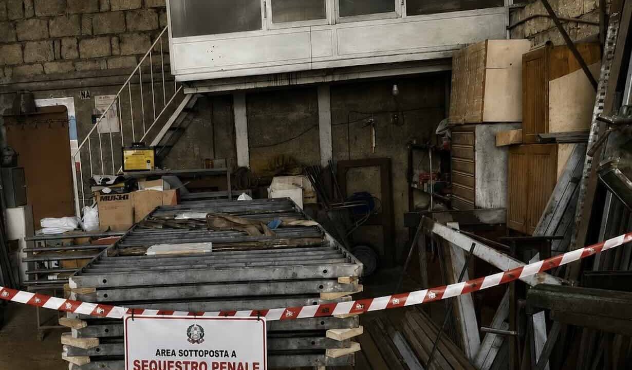 Casoria, blitz nel distretto industriale: scattano sequestri e multe per 12mila euro