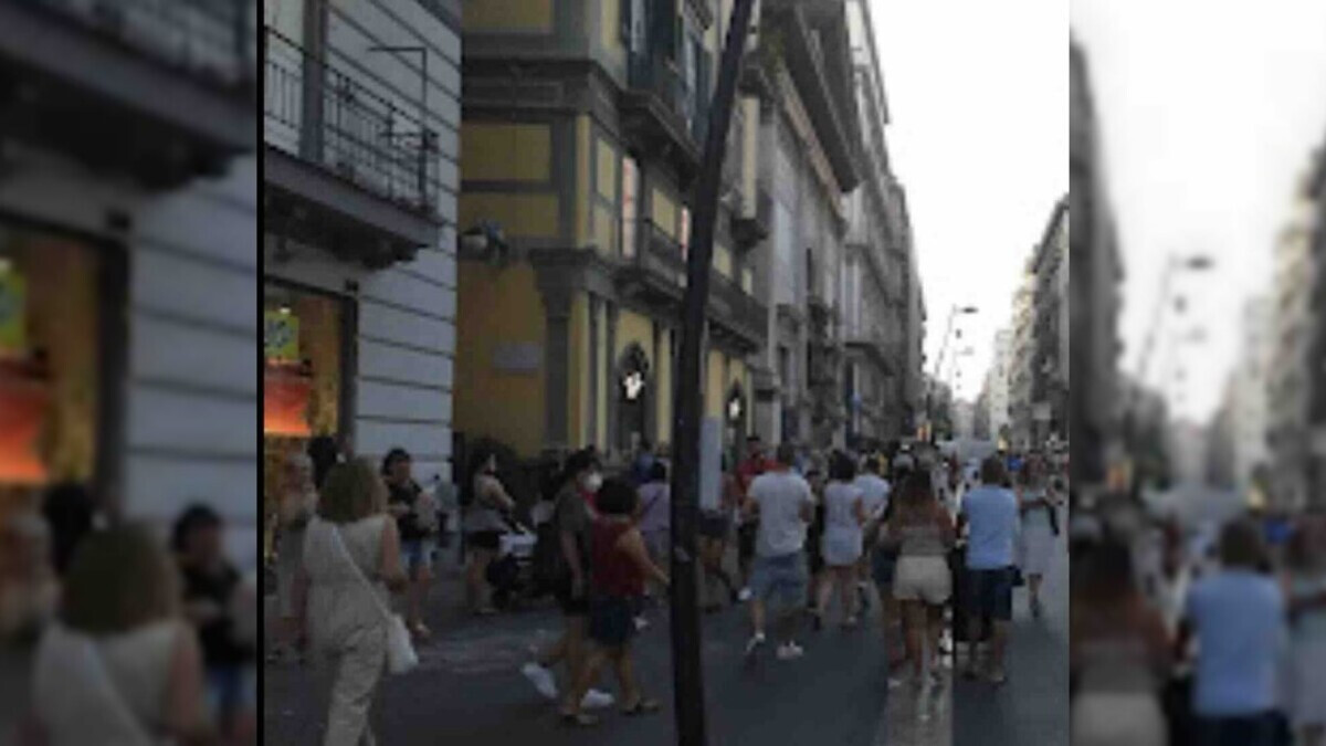 Molestia a via Toledo, Napoli: se la sicurezza non cresce il turismo paga il conto