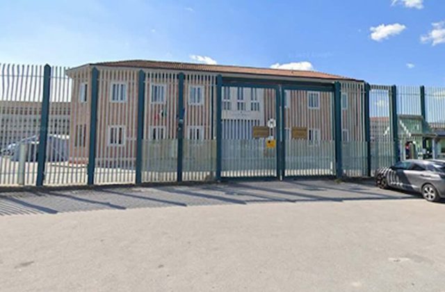Carenza di cure in carcere: la famiglia di un detenuto deceduto chiede verità e giustizia dopo un anno di attesa