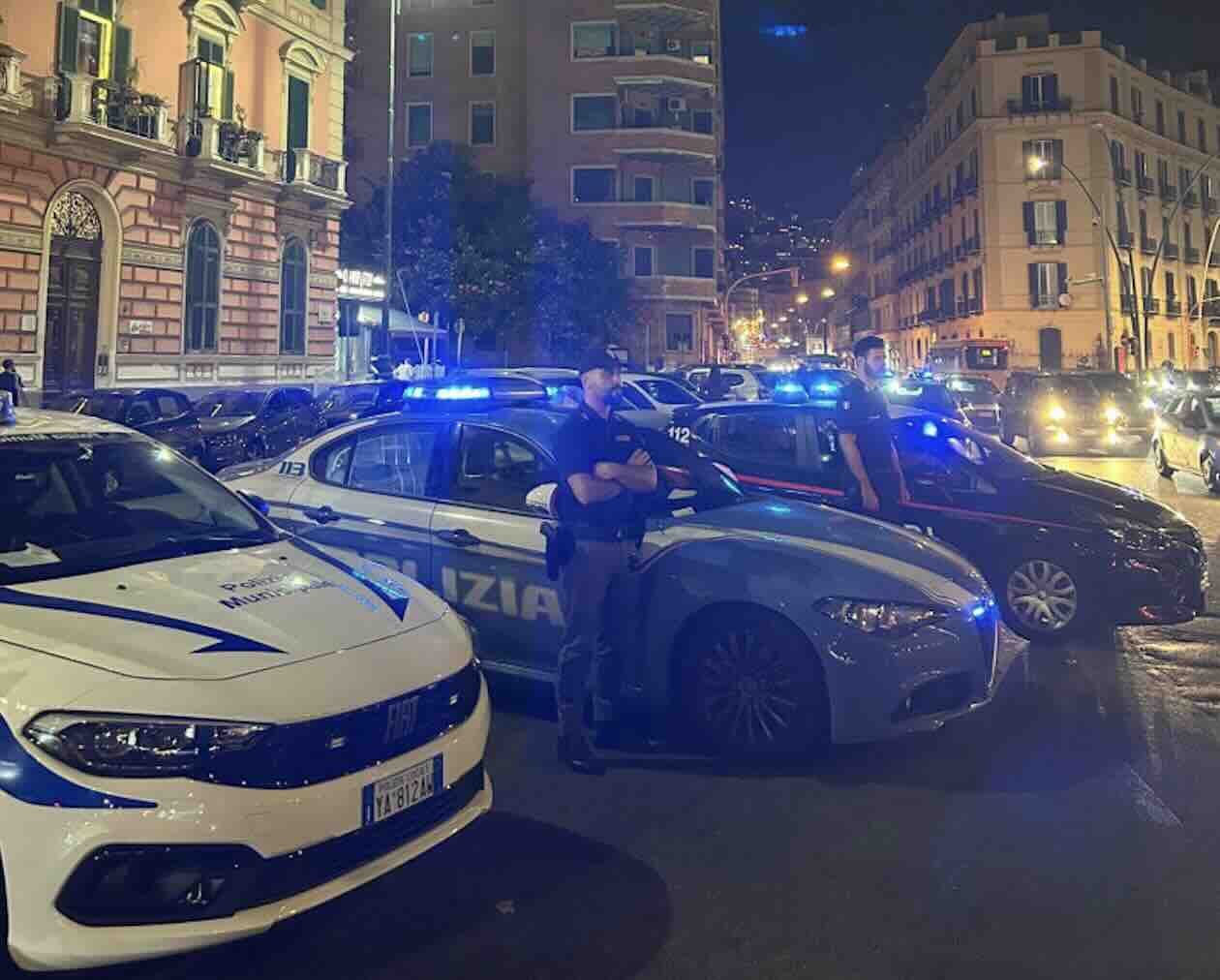 Furto con strappo nei festeggiamenti: 34enne arrestato a Napoli mentre la città festeggia