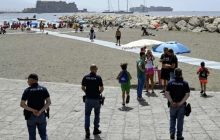 Operazione contro l’abusivismo: denunciati cinque noleggiatori sulle spiagge di Napoli