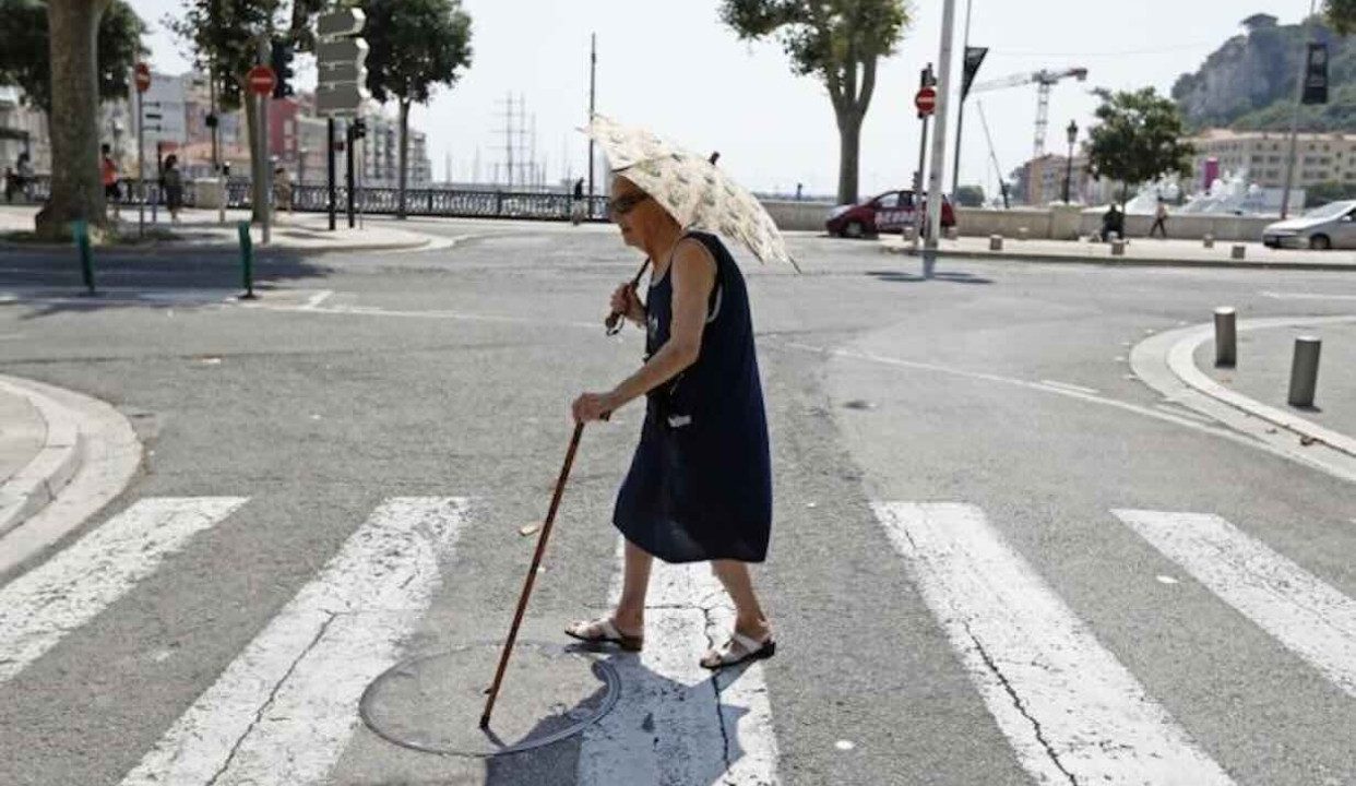 Caldo record in Campania: al via allerta per gli anziani fragili dopo l’aumento dei decessi a luglio