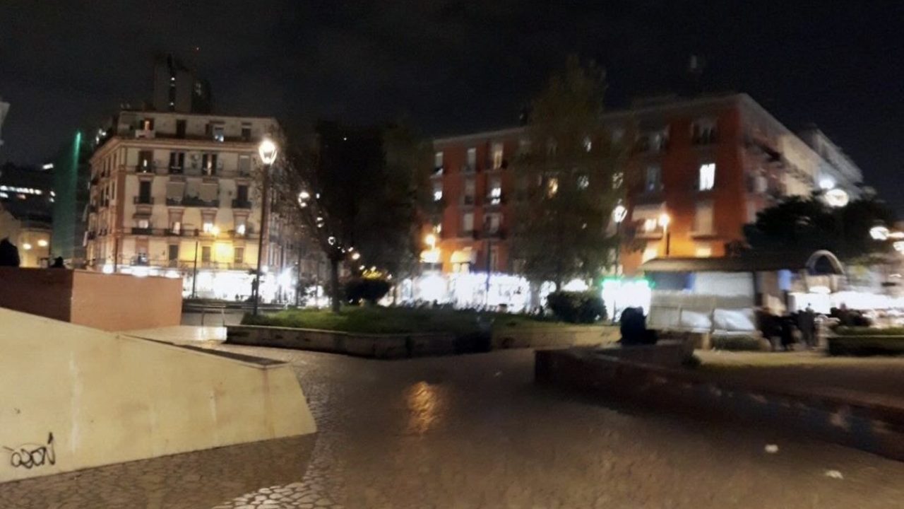 Turista aggredita a Napoli: arrestato spacciatore dopo violenza choc