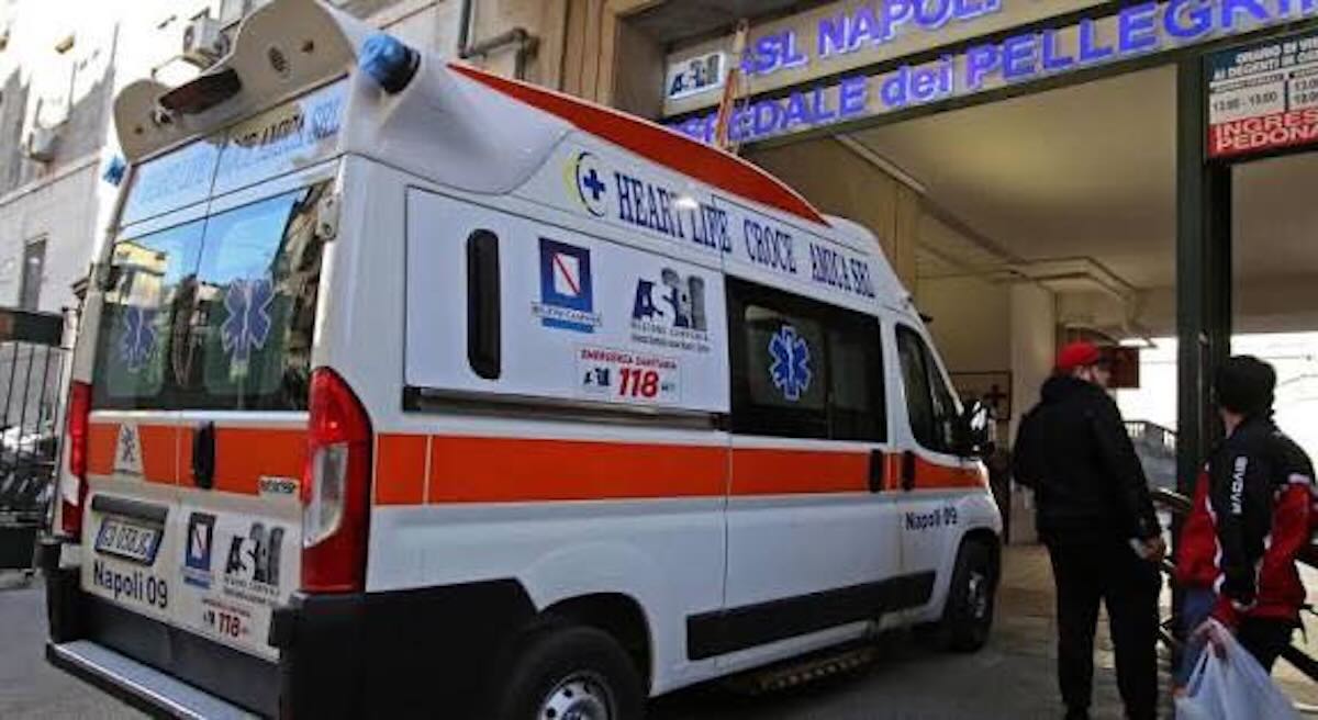 Maxi rissa a Porta Capuana: un uomo accoltellato, indagini in corso sulla violenza tra stranierix