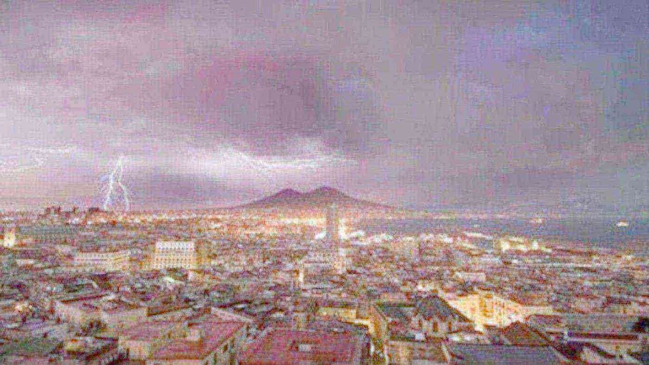 Campania, nuova allerta meteo: attesa improvvisa di temporali e possibili criticità idrogeologichex