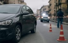 Pistole e Mazze: La Violenza Stradale Rivela il Degrado Sociale a Napoli