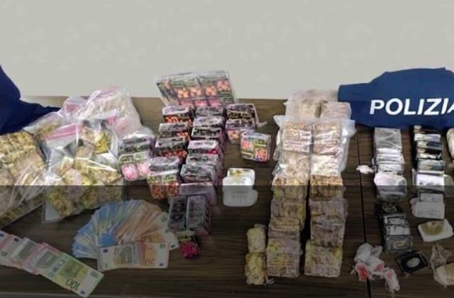 Pontecagnano, maxi sequestro e due arresti: smantellato l’hub che riforniva Napoli