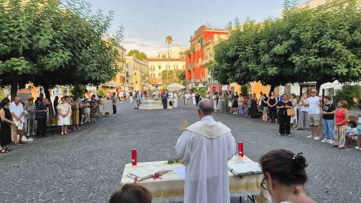 Emergenza a Pozzuoli: parroci e Caritas lanciano un appello contro l’iniquo aumento degli affitti in piena crisi sismica