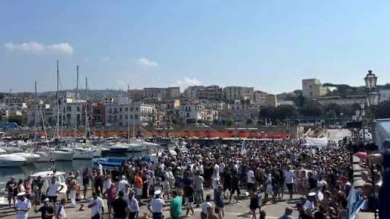 Pozzuoli, cittadini in movimento: torna la protesta, il blocco è alle porte!