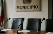 Pozzuoli in crisi: il governo dorme mentre gli sfollati aspettano aiuti