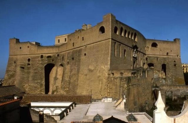 Quando la terra sposta i monumenti: Napoli e la prova del patrimonio tra bradisismo e dissesti