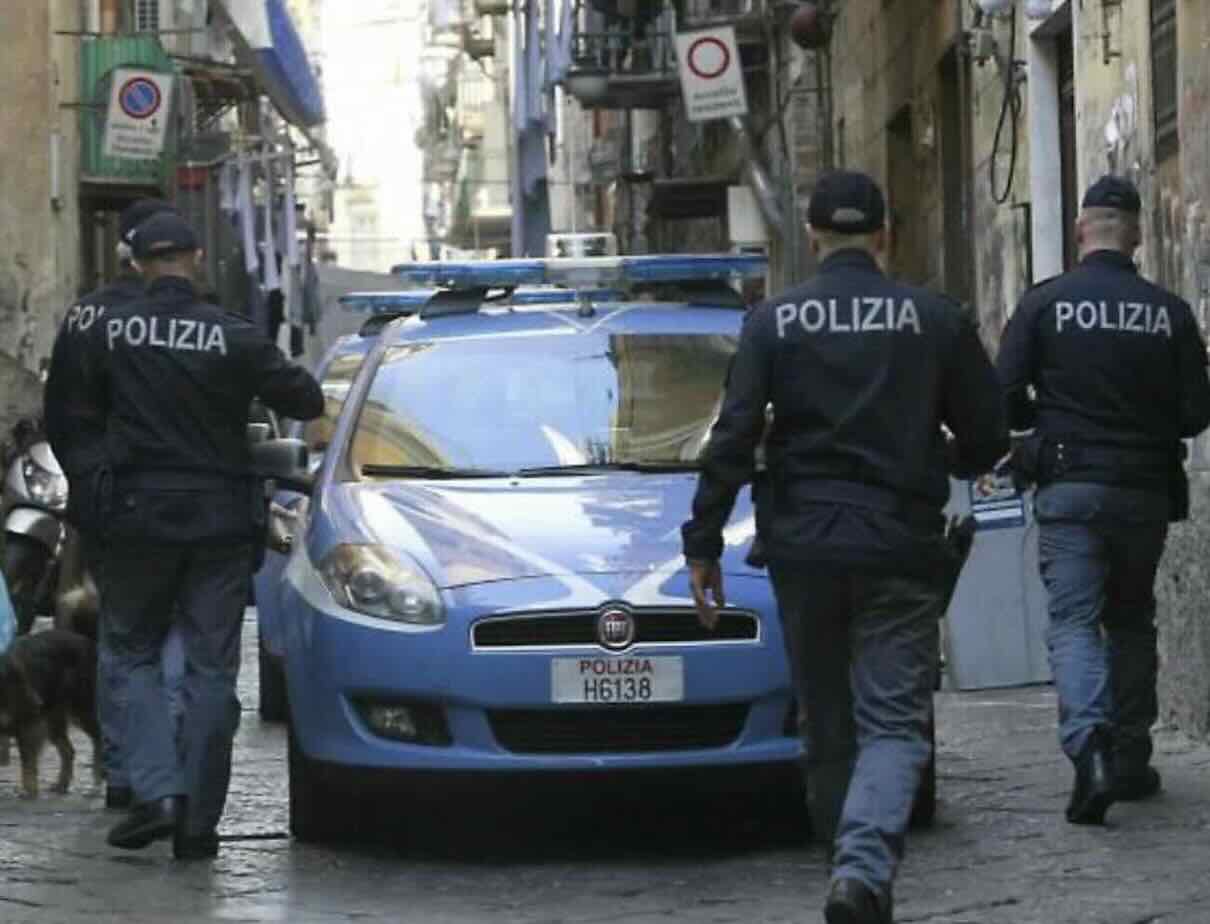 Controlli nei Quartieri Spagnoli: 233 persone identificate, crescono le tensioni nel quartiere