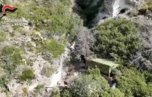 Controlli rafforzati sui cantieri di Barano d’Ischia dopo il sequestro di edifici abusivi: la Regione chiede chiarezza al Comune.