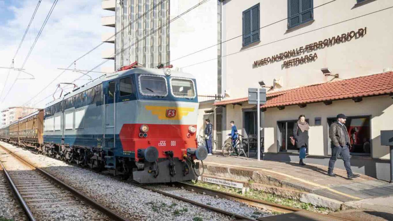 Campania in viaggio nel tempo: oltre 30 corse di treni storici tra cultura e natura fino a dicembre 2026