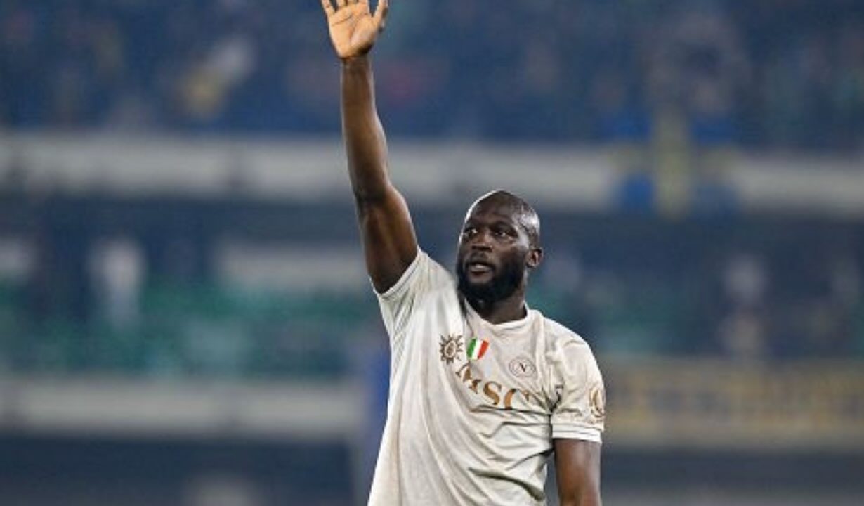 Lukaku saluta il Napoli: ufficiale l’accordo con il Fenerbahçe dopo un anno di successi in azzurro