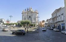 Aggressione in piazza a San Giuseppe Vesuviano: giovane ferito gravemente da coltellate, scattano le indagini dei carabinieri