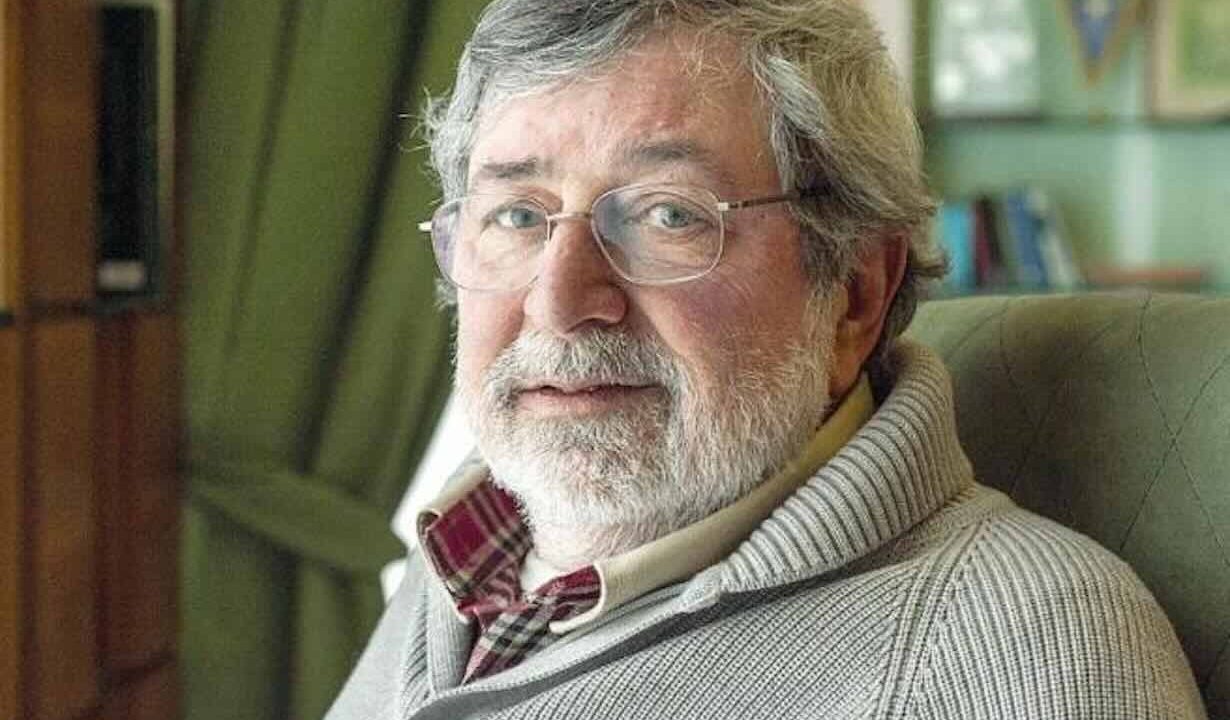 Addio a Francesco Guccini, il poeta che ha dato voce all’anima dei napoletani e non solo.