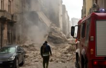 Terremoto e rattoppi: il Palazzo sotto il Vesuvio con la sicurezza in modalità stand-by