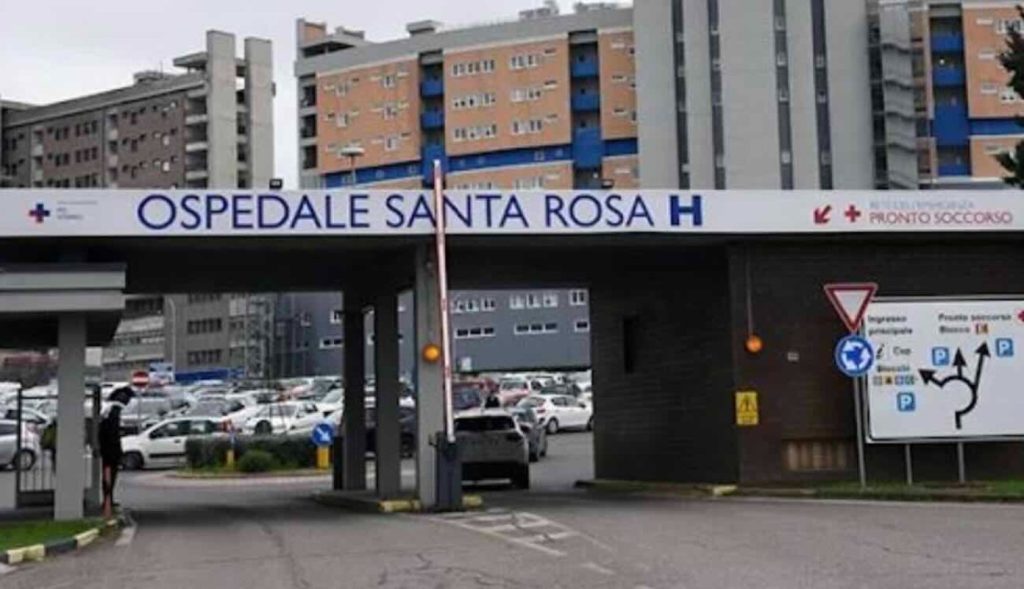 Tragedia a Capodimonte: giovane madre di 28 anni muore dopo un soffocamento mentre cerca aiuto in strada